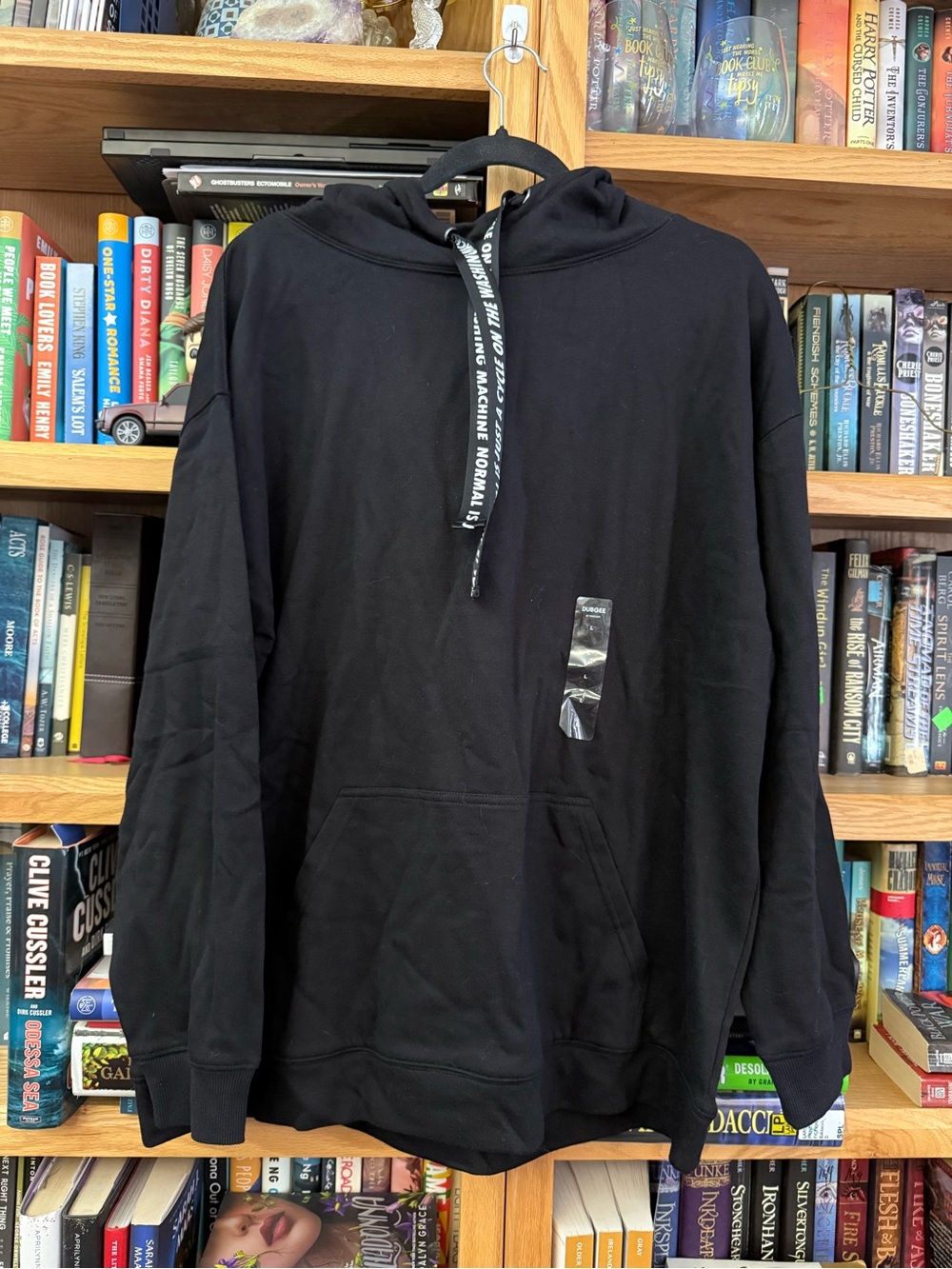 DUBGEE Black Pullover Hoodie with Drawstring Detail